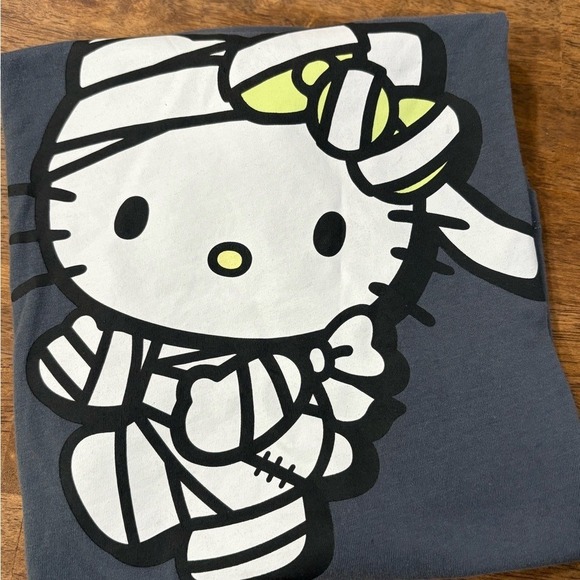 Sanrio Hello Kitty Mummy Women's Graphic T-Shirt Medium - Picture 1 of 5